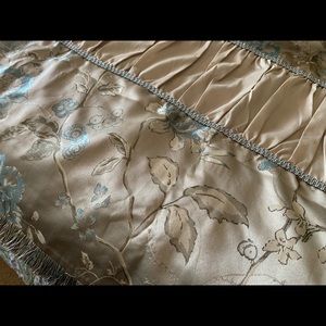 Jc Penny Home floral Throw and 2 Pillowcases